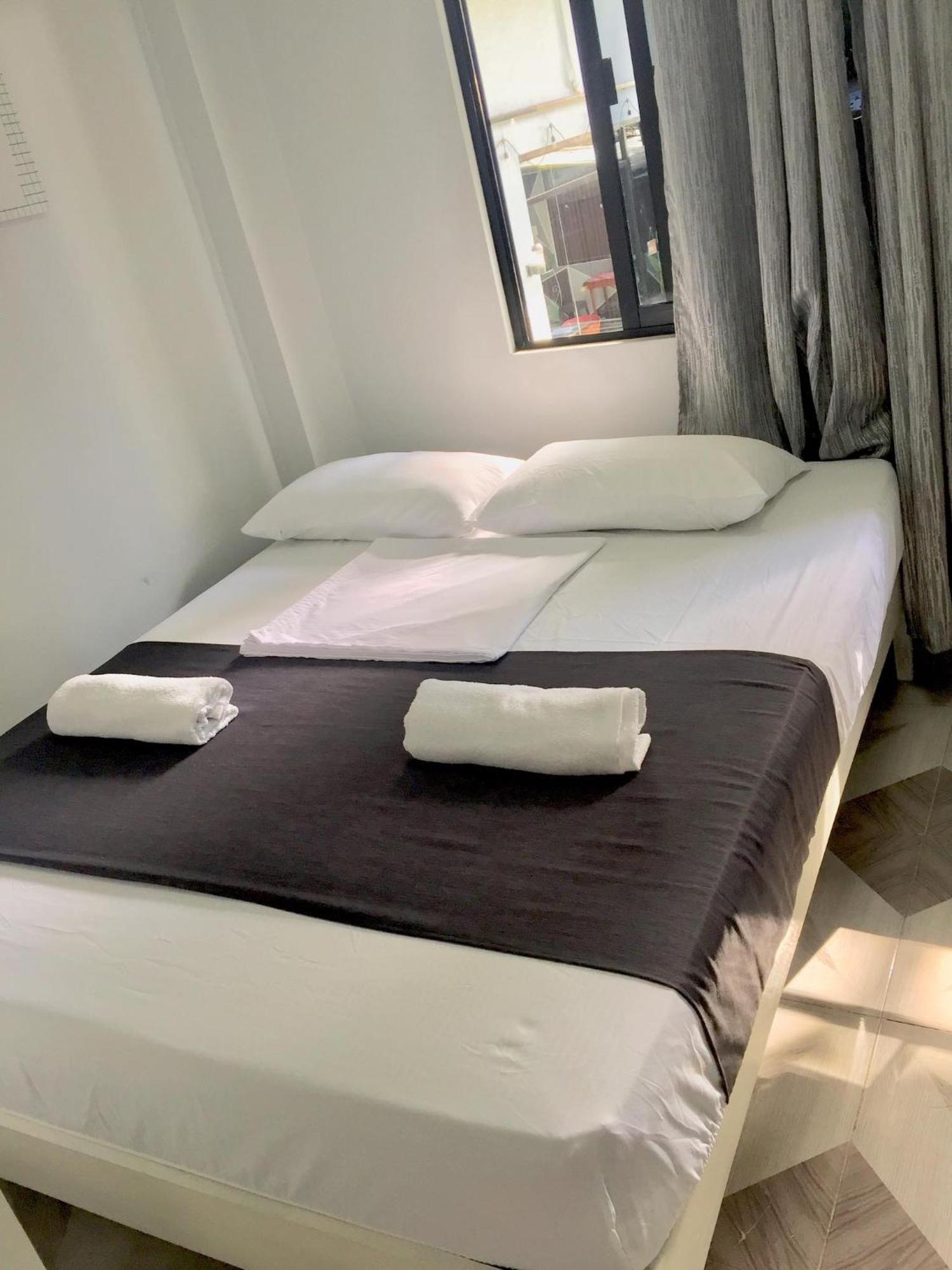 Ziet Hotel Mambajao Rum bild